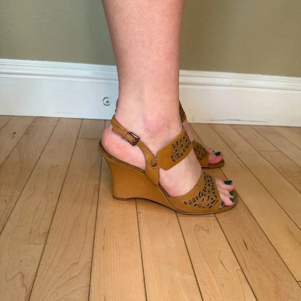Franco Sarto suede sole